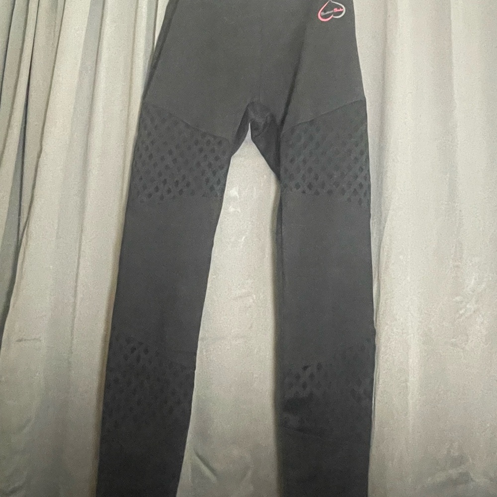 Chic Black Leggings with Heart Detail